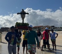 Fé e tradição: fiéis recepcionam barqueata de Jacumã na busca do Senhor do Bonfim em Pitimbu